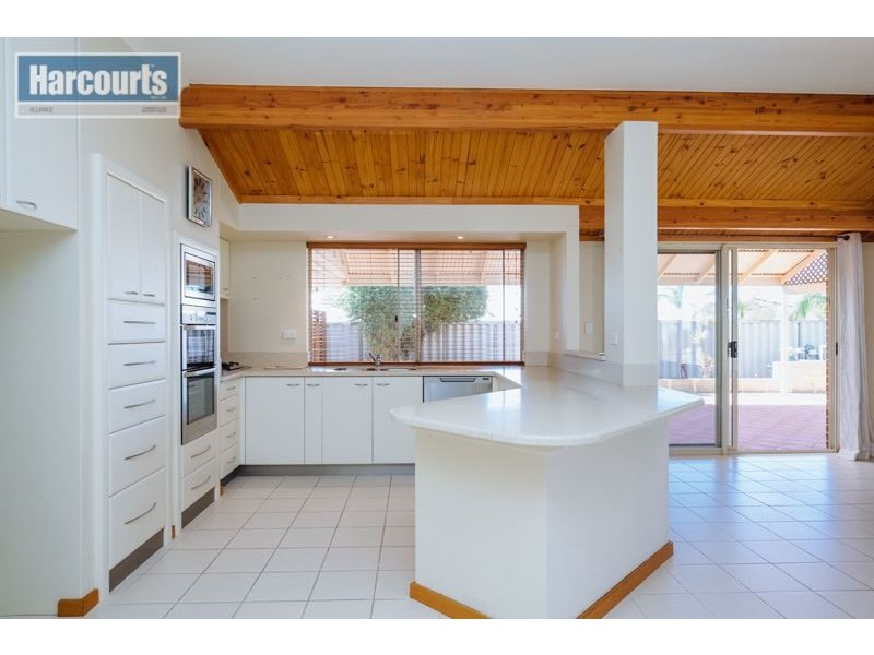 8 Lowana Court, Currambine WA 6028