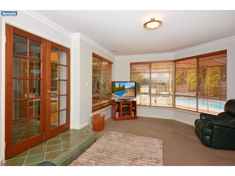 9 Melrose Crest, Kinross WA 6028