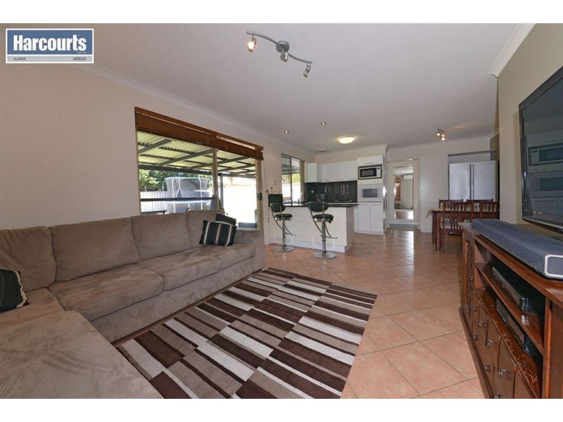 22 Quesnel Place, Joondalup WA 6027