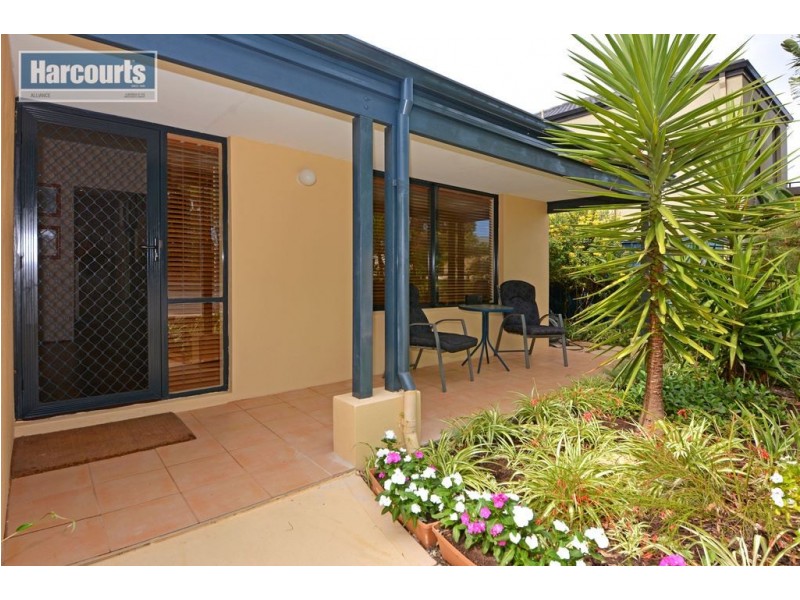 8 Colwyn Loop, Tapping WA 6065