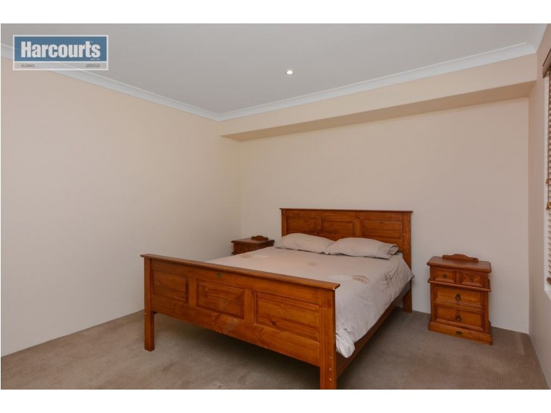 8 Colwyn Loop, Tapping WA 6065