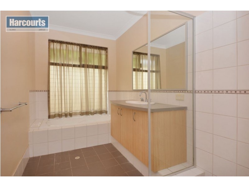 8 Colwyn Loop, Tapping WA 6065