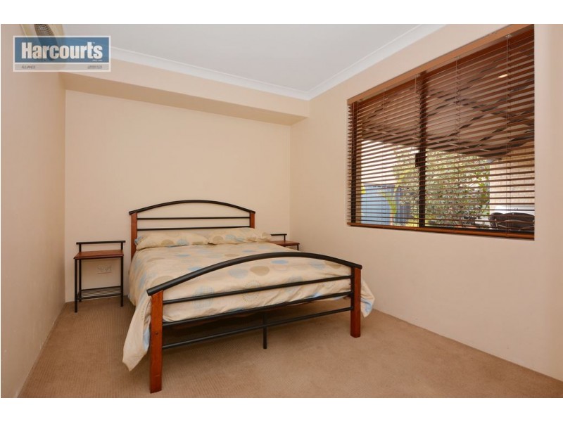 8 Colwyn Loop, Tapping WA 6065