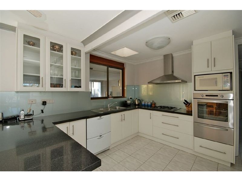 13 Macedon Place, Craigie WA 6025