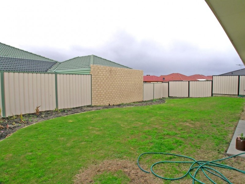 28 Gungurru Avenue, Hocking WA 6065