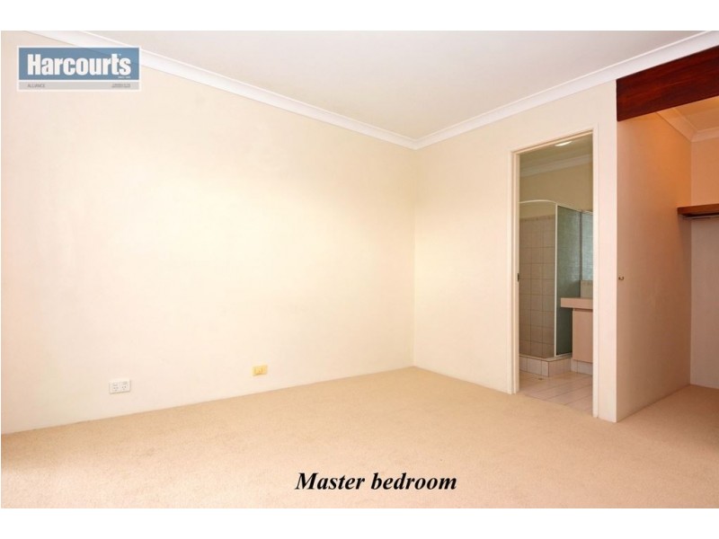 9 Falkland Way, Kinross WA 6028