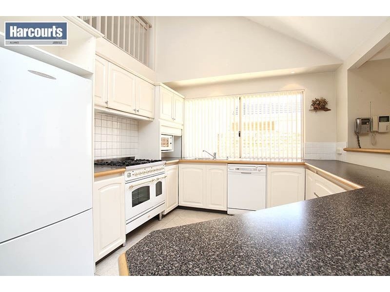 2 Fantail Pass, Joondalup WA 6027