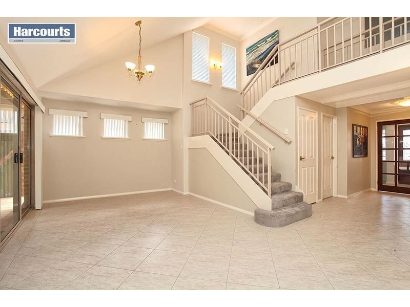 2 Fantail Pass, Joondalup WA 6027