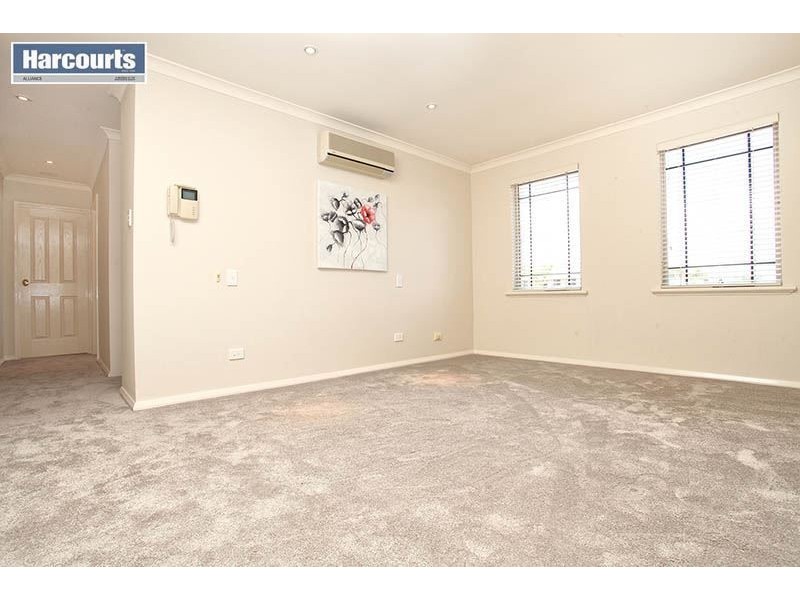 2 Fantail Pass, Joondalup WA 6027