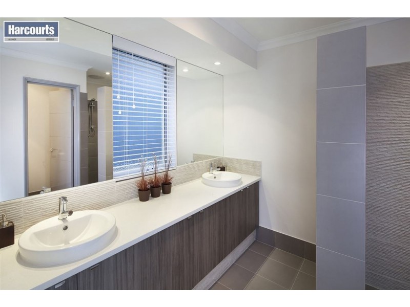 6 Saxicola Road, Banksia Grove WA 6031