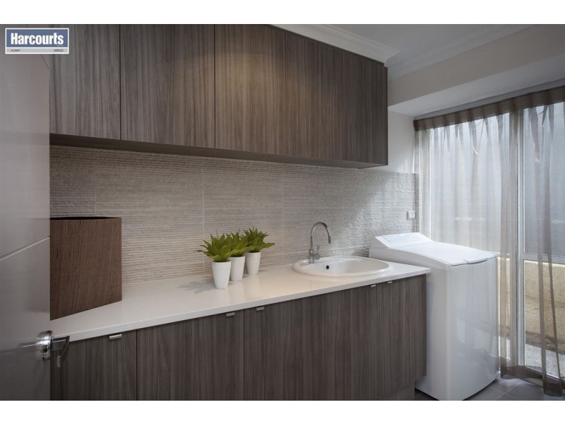 6 Saxicola Road, Banksia Grove WA 6031