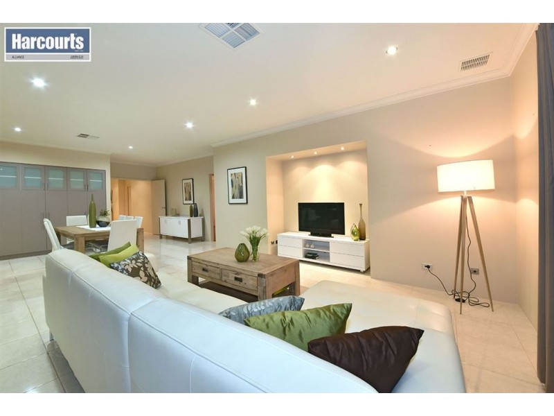 1 Beechwood Circle, Aveley WA 6069