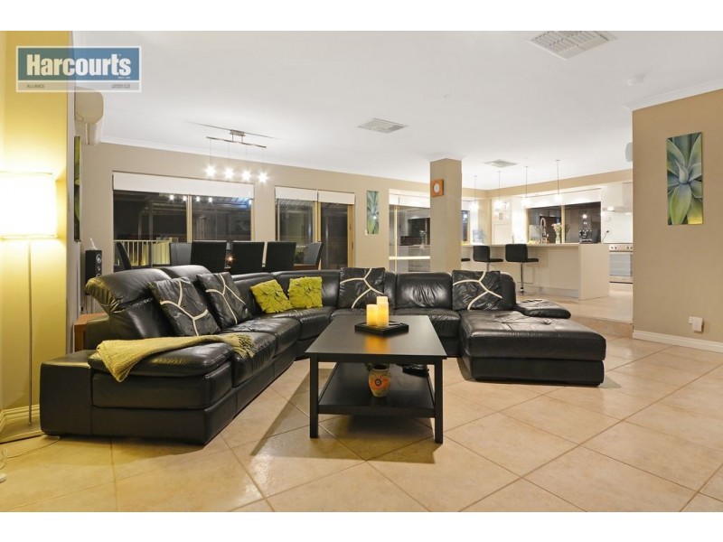 4 Ontario Crescent, Joondalup WA 6027