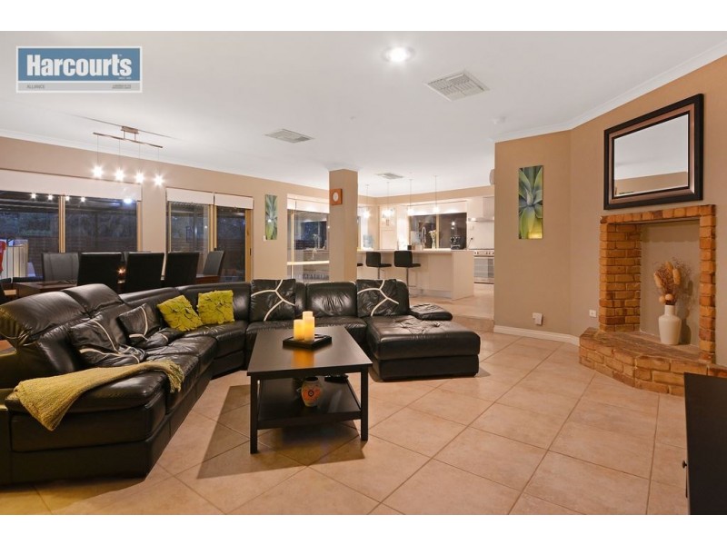 4 Ontario Crescent, Joondalup WA 6027