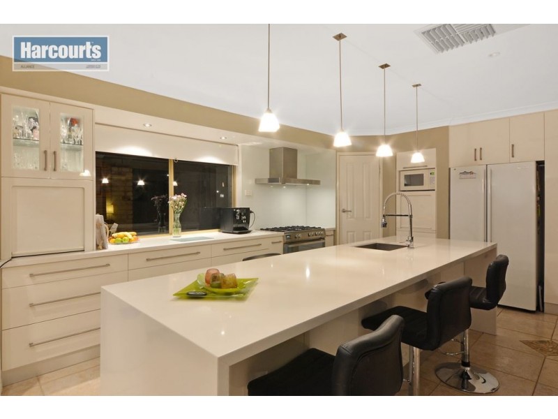 4 Ontario Crescent, Joondalup WA 6027