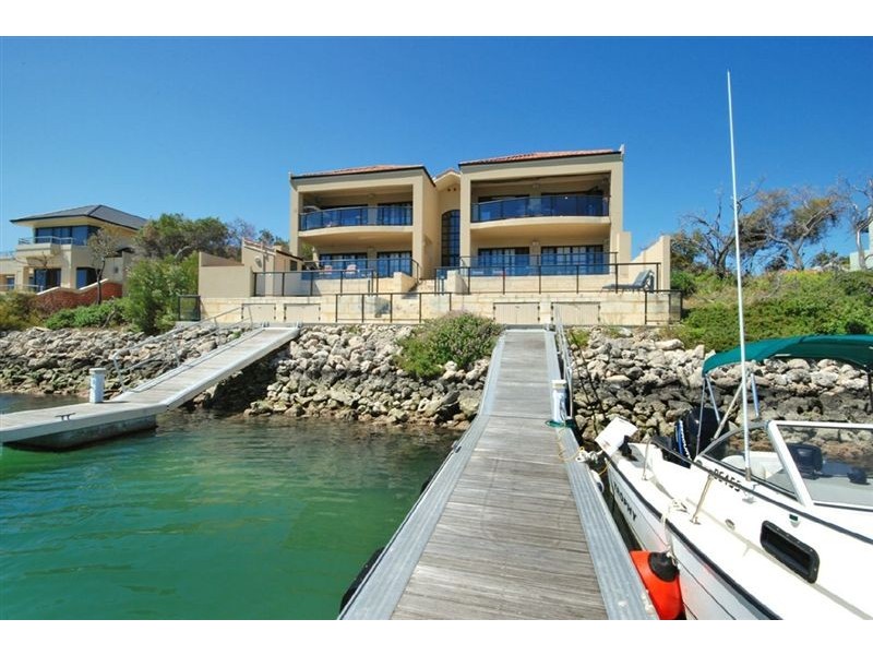 4/6 Itea Place, Mindarie WA 6030