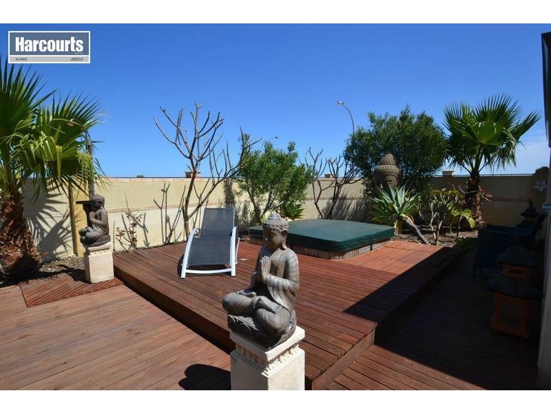 15 Chandela Loop, Currambine WA 6028