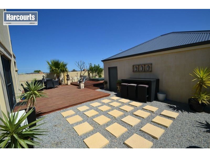 15 Chandela Loop, Currambine WA 6028