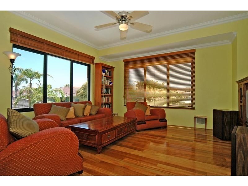 8 Hobie Place, Ocean Reef WA 6027