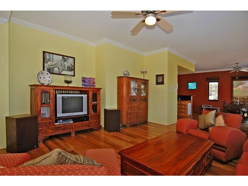 8 Hobie Place, Ocean Reef WA 6027