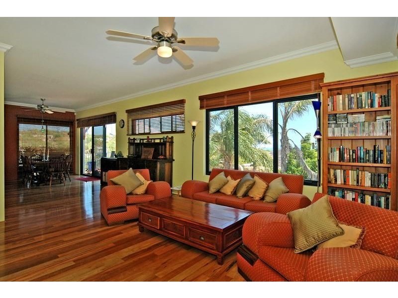 8 Hobie Place, Ocean Reef WA 6027