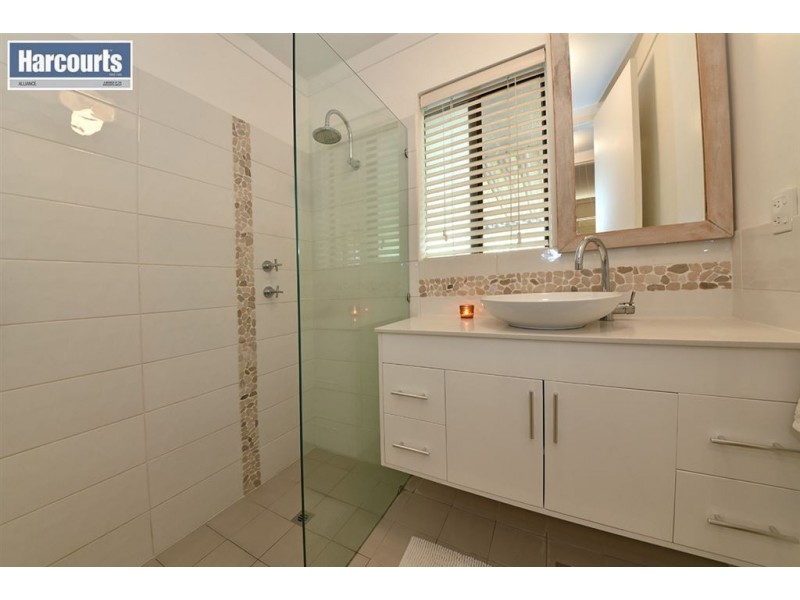 39 Macedon Place, Craigie WA 6025