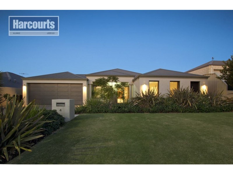 4 Bonvin Gardens, Tapping WA 6065