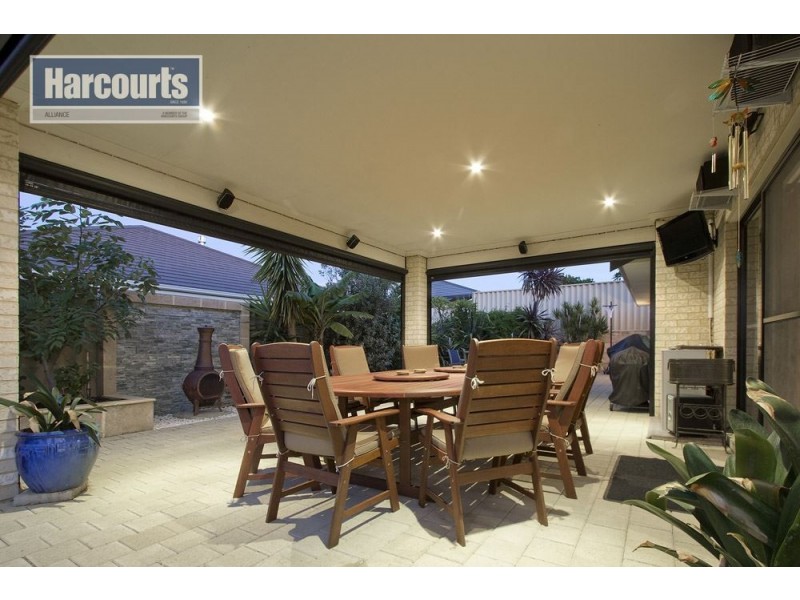 4 Bonvin Gardens, Tapping WA 6065
