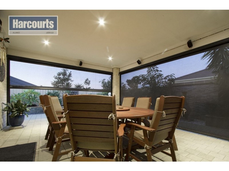 4 Bonvin Gardens, Tapping WA 6065