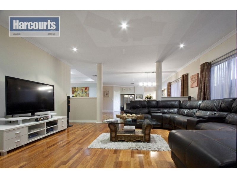 4 Bonvin Gardens, Tapping WA 6065