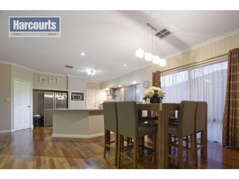 4 Bonvin Gardens, Tapping WA 6065