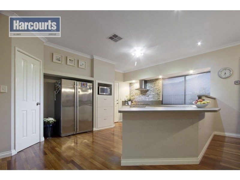 4 Bonvin Gardens, Tapping WA 6065