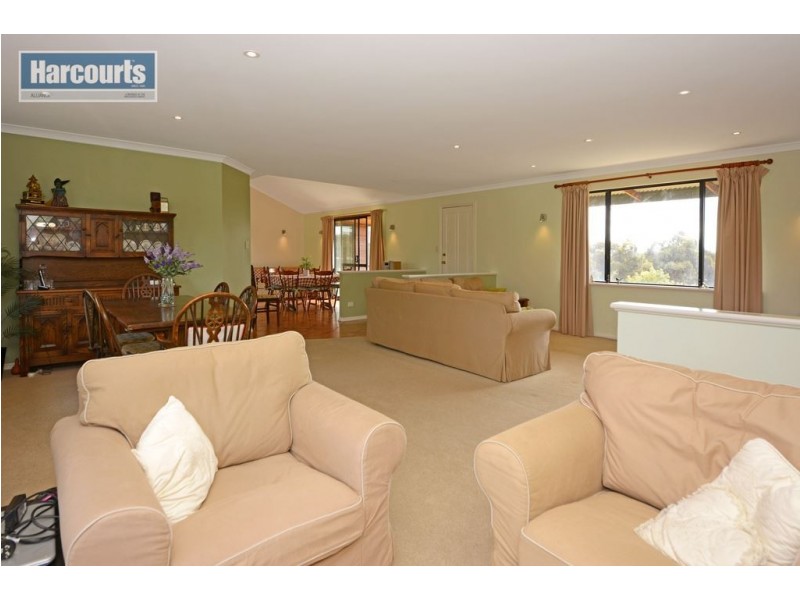 39 Sussex Bend, Lower Chittering WA 6084