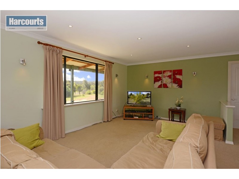 39 Sussex Bend, Lower Chittering WA 6084