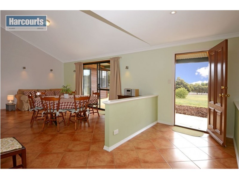 39 Sussex Bend, Lower Chittering WA 6084