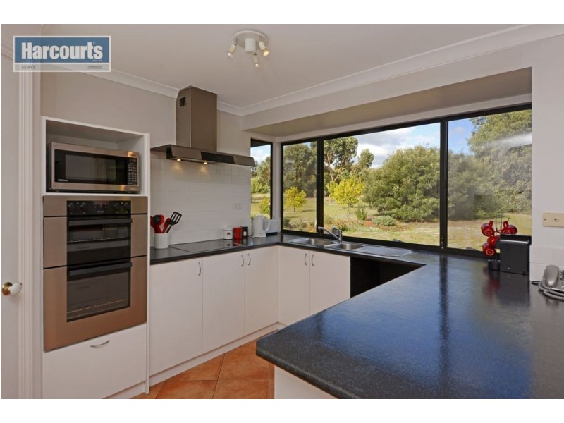 39 Sussex Bend, Lower Chittering WA 6084