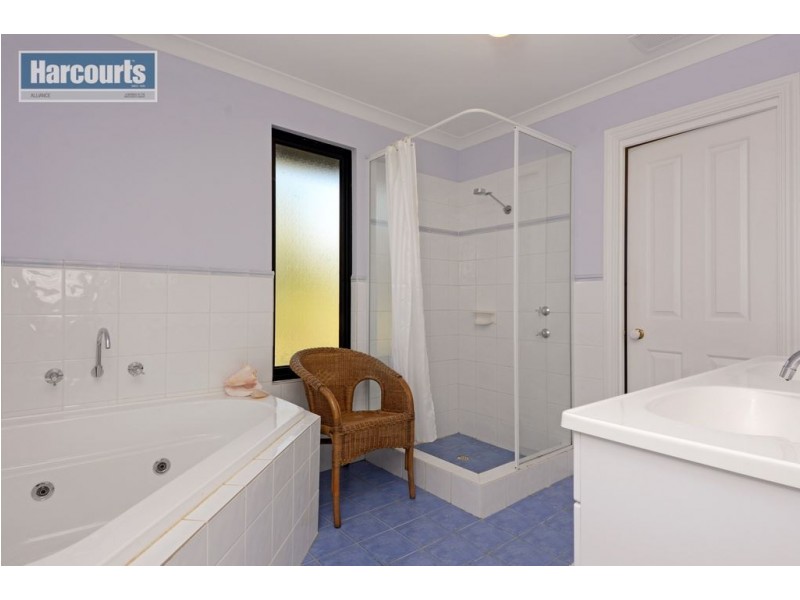 39 Sussex Bend, Lower Chittering WA 6084