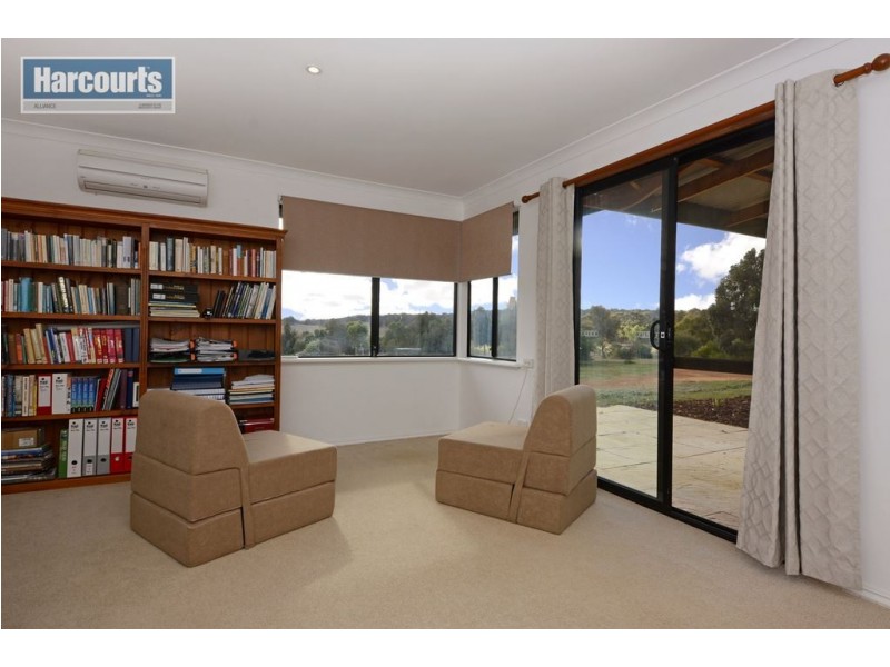 39 Sussex Bend, Lower Chittering WA 6084