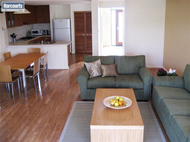 266 Lakeside Drive, Joondalup WA 6027