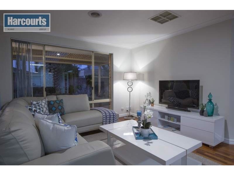 11 Caledonia Avenue, Currambine WA 6028