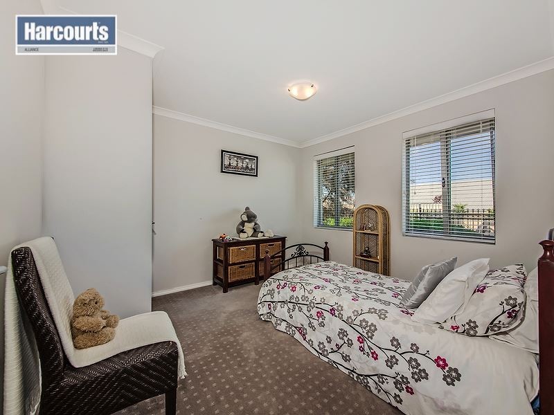 19 Jaeger Bend, Tapping WA 6065