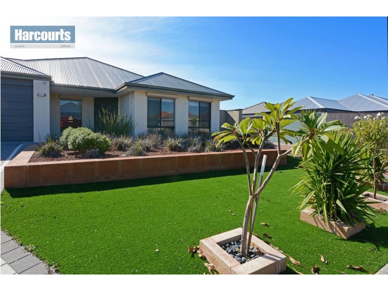 4 Paxton Court, Ellenbrook WA 6069