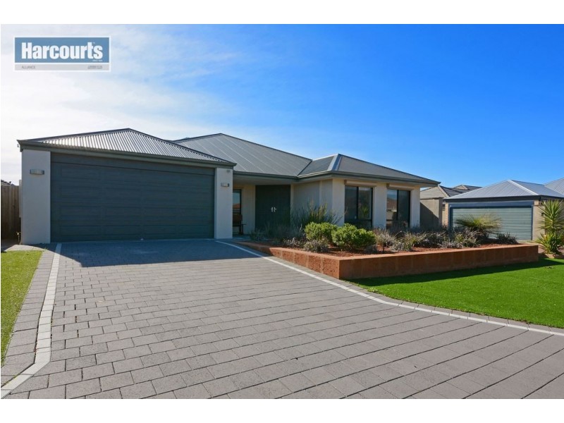 4 Paxton Court, Ellenbrook WA 6069