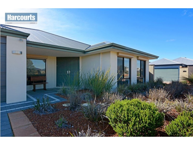 4 Paxton Court, Ellenbrook WA 6069