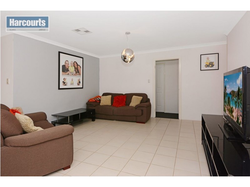 4 Paxton Court, Ellenbrook WA 6069