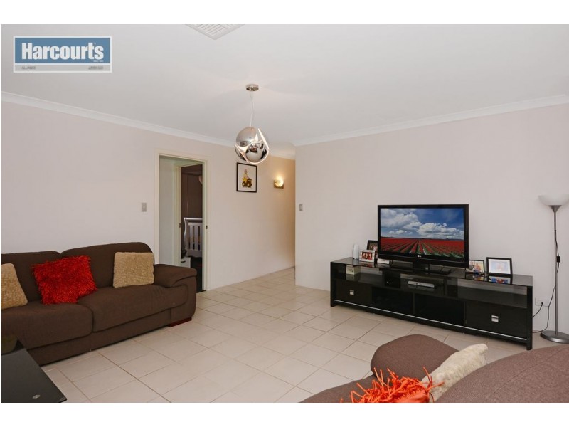 4 Paxton Court, Ellenbrook WA 6069