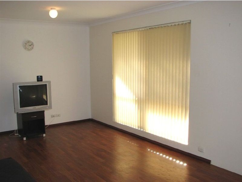 8 Wayfarer Road, Heathridge WA 6027