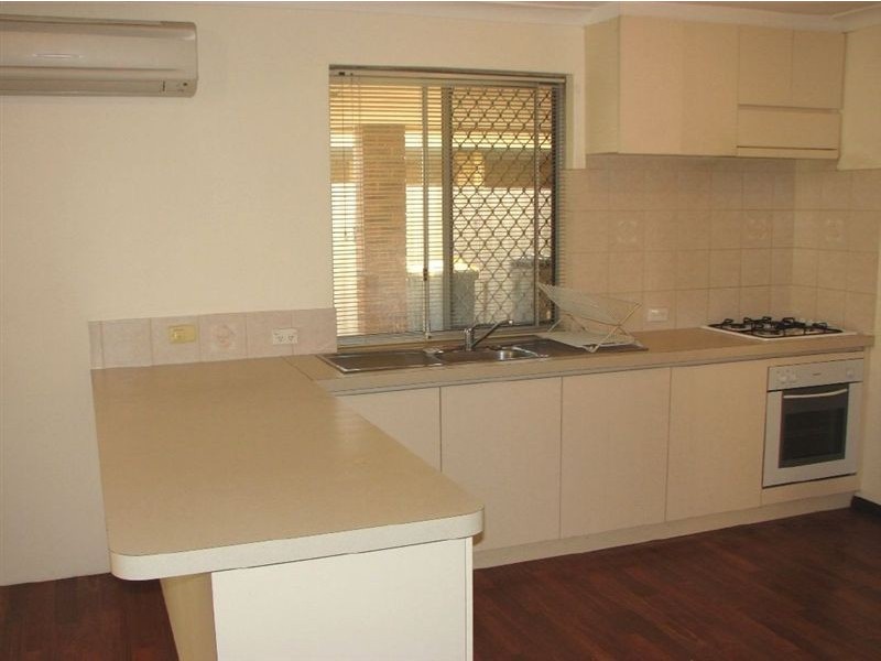 8 Wayfarer Road, Heathridge WA 6027