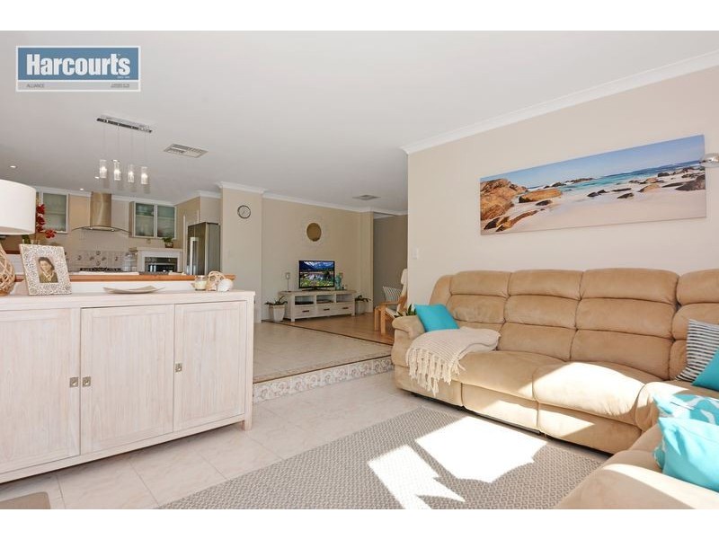 39 Selkirk Drive, Kinross WA 6028