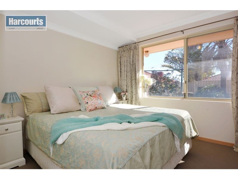 39 Selkirk Drive, Kinross WA 6028